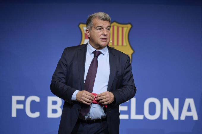 📹 Vídeo: Así salió Laporta del estadio del Amberes