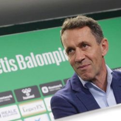 planes-ramon-presentacion-betis-flores-U24860367570Ypt-940×529@abc.jpg