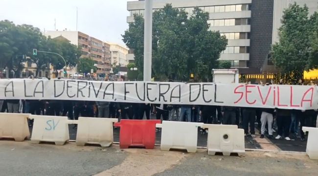 🚨 ÚLTIMA HORA. Esto está ocurriendo en la puerta de Los Lebreros (Vídeo)