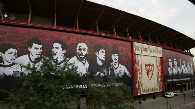 ☎️ Los agentes de un delantero en Sevilla para ofrecerlo al club de Nervión