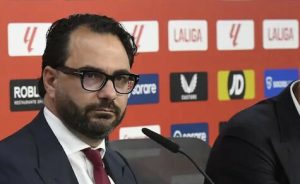 Un delantero se ofrece al Sevilla pero lo rechazan