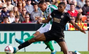 👎 Un futbolista del Betis salió muy enfadado de Mestalla
