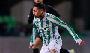 ✈️ Chimy Ávila ya negocia su salida del Real Betis