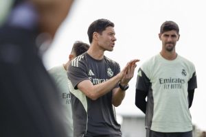 ⚪ El Betis quiere pescar a dos descartes de Xabi Alonso