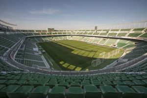✅ El centro del campo titular del Betis en Elche