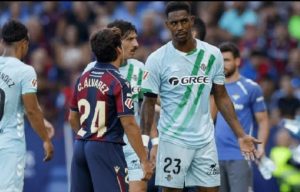 👉 Junior Firpo acusa a Iván Romero