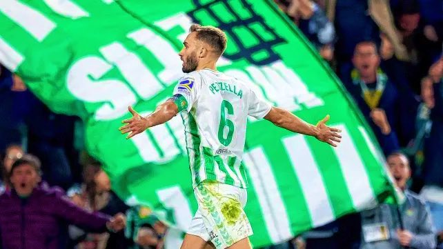 Un ex bético fue el que "fichó" a Valentín Gómez