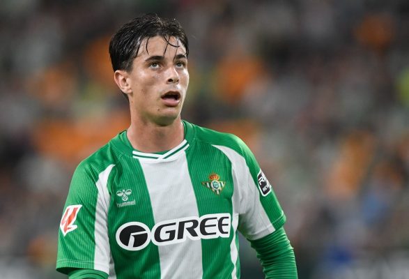 Un ex bético fue el que "fichó" a Valentín Gómez