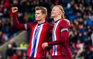 Sørloth atraído por la idea de jugar en el Betis