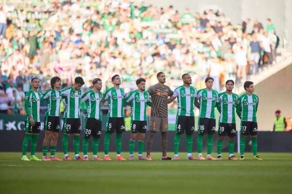 El Betis anuncia la lesión de un titular indiscutible que se pierde el derbi