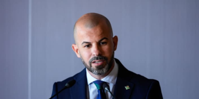 Manu Fajardo informa al club de su elección para la delantera