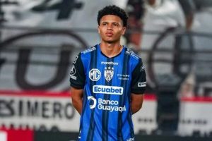 Acuerdo total con el pivote defensivo