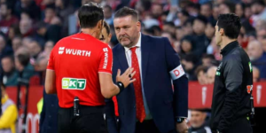 La sanción más probable al Sevilla por lanzamiento de objetos