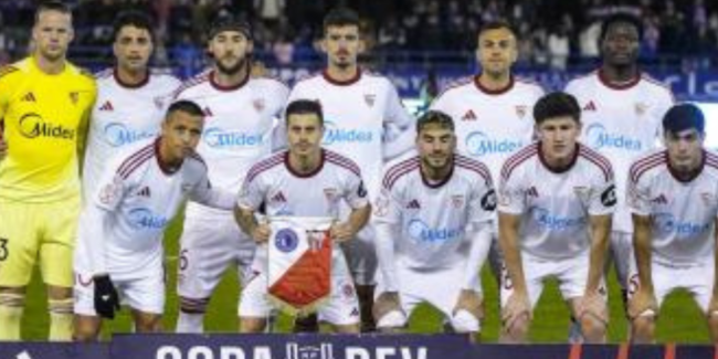 El Sevilla le ofrece la carta de libertad a dos de sus futbolistas