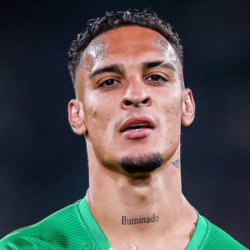 Antony llama a un delantero top para fichar por el Betis