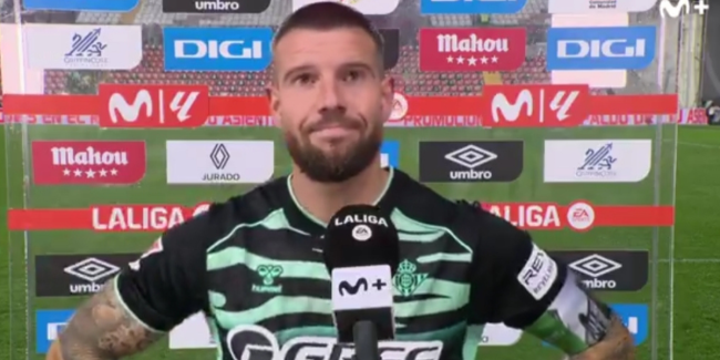 Insultos homófobos a Ruibal y su respuesta en directo