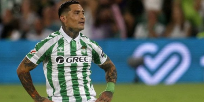 Noticia en Canal Sur Radio sobre la salida de Chimy Ávila