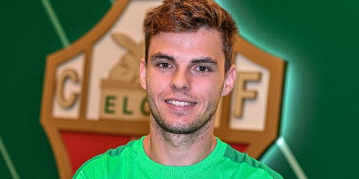 Betis y Sevilla pelean por una oportunidad de mercado para el verano 
