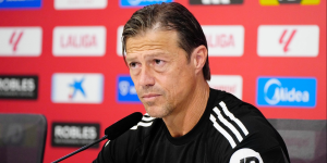 Matías Almeyda y la crisis de delanteros en el Sevilla: Tendrá que forzar a Isaac