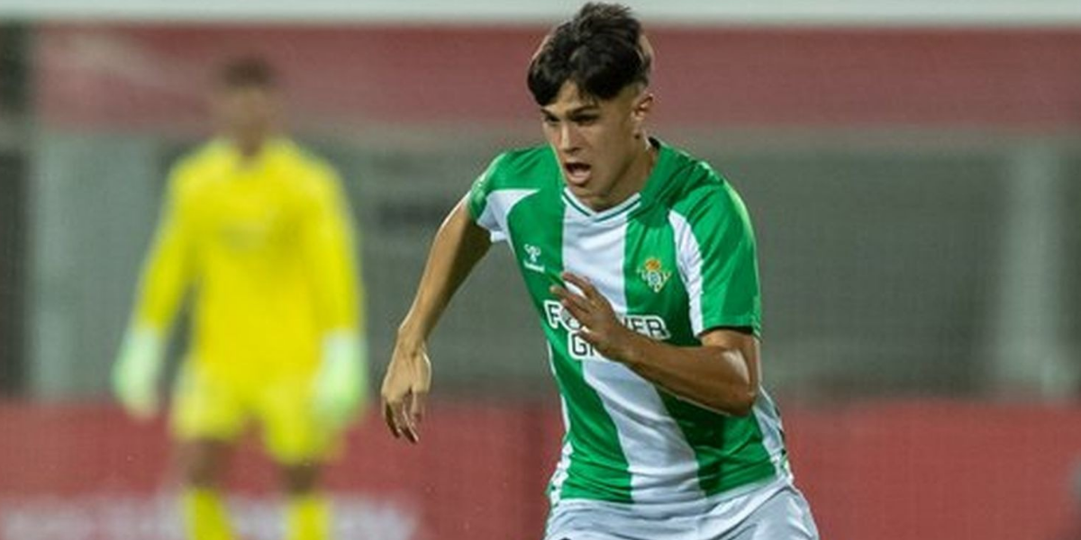 Dani Pérez jugando con el Betis Deportivo 