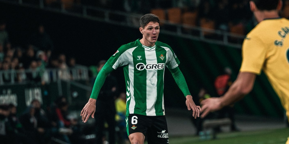 Sergi Altimira jugando frente al Villarreal 