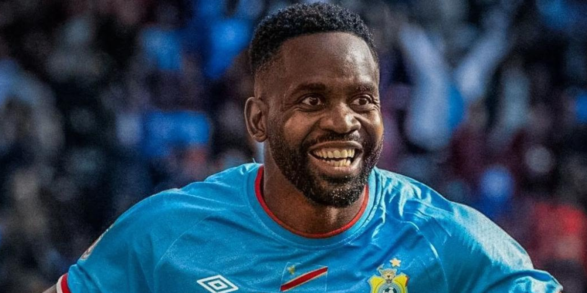 El regreso de Bakambu tras la Copa de África: Vuelve para que se le comunique su salida