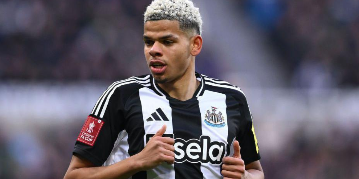 William Osula con el Newcastle 