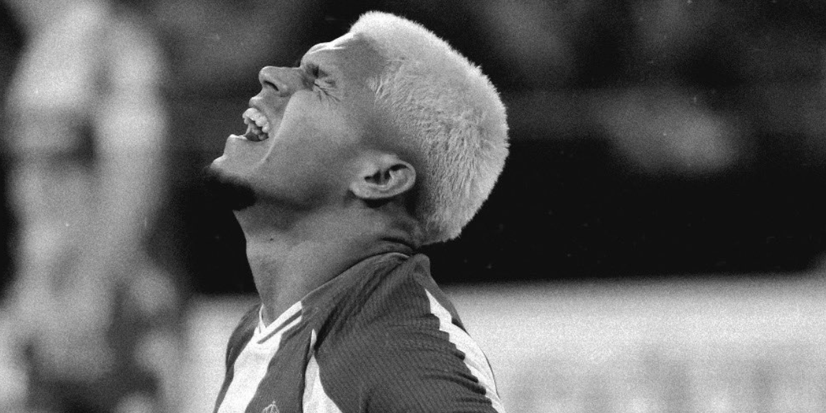 Cucho Hernández lamentándose 