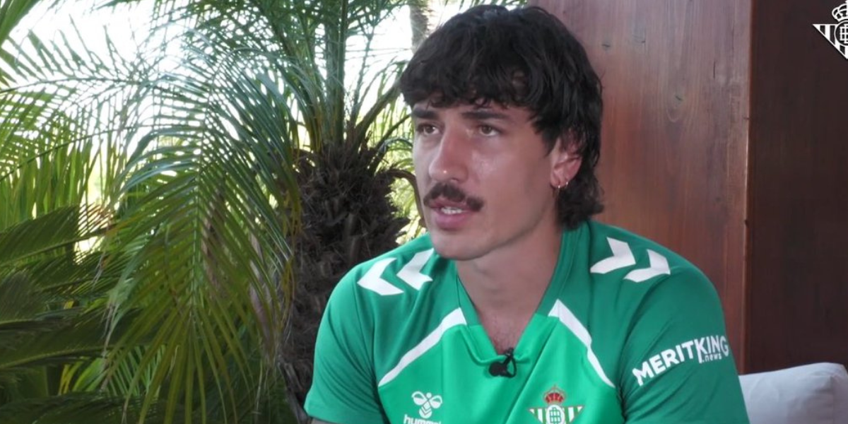 Héctor Bellerín en una entrevista