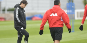 Matías Almeyda en un entrenamiento