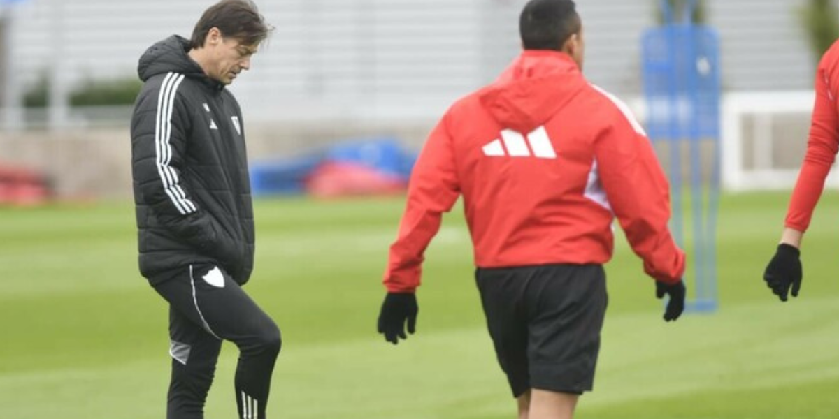 Matías Almeyda en un entrenamiento