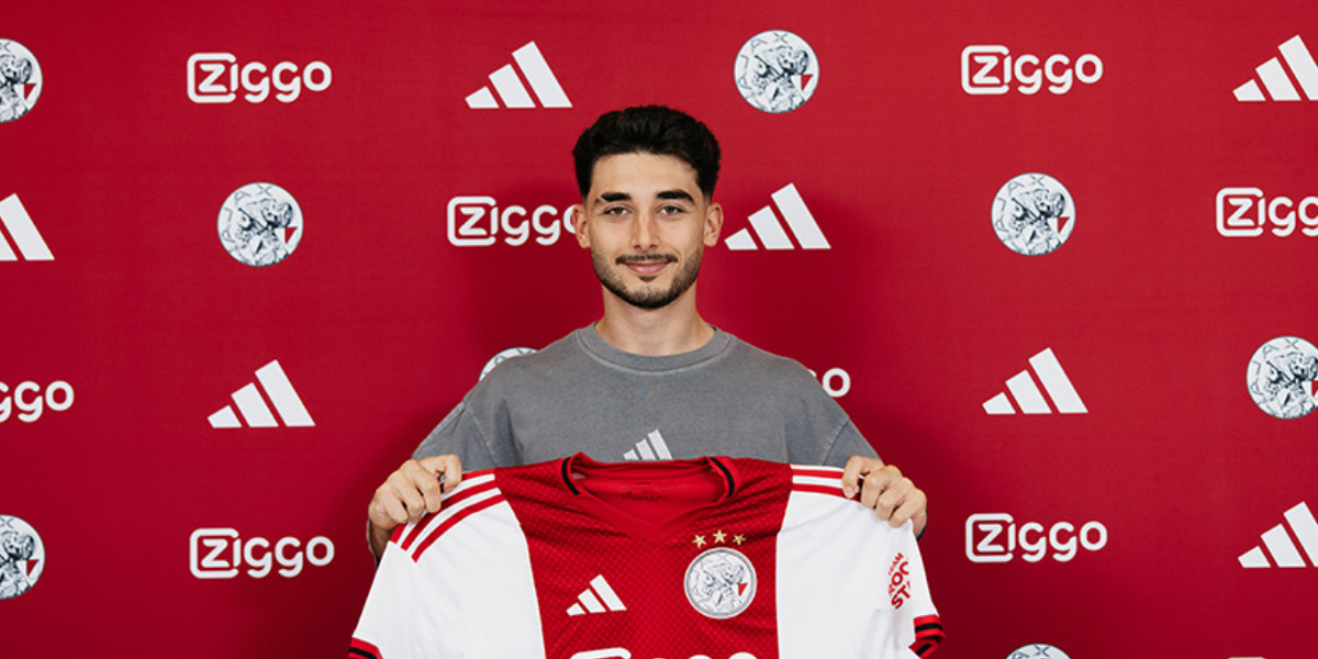 Raúl Moro es su presentación con el Ajax 