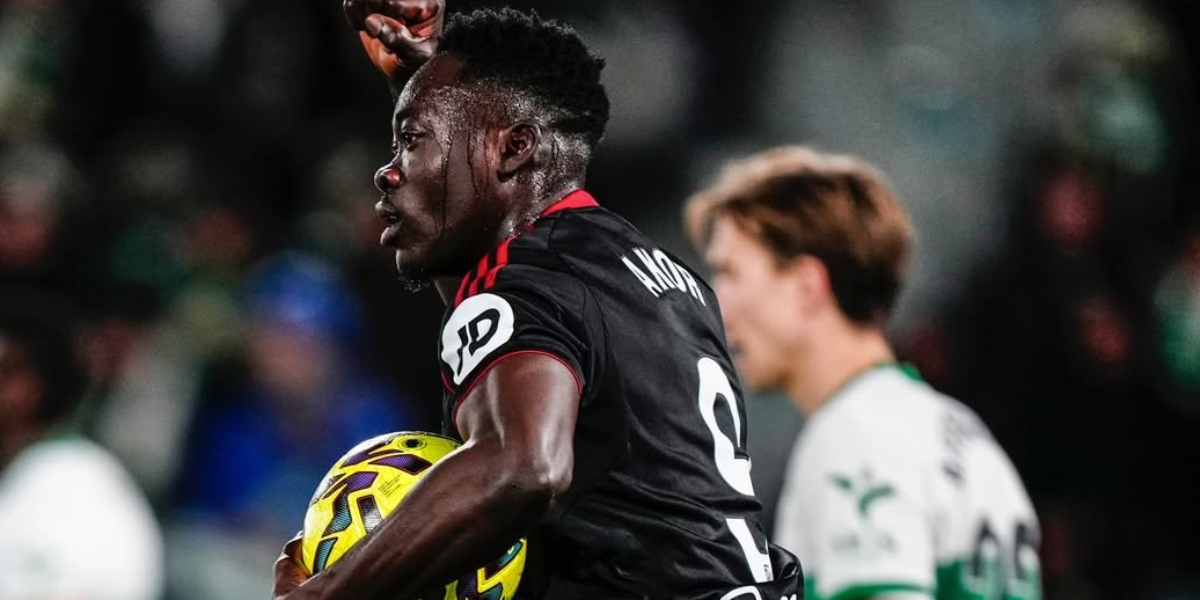 Akor Adams celebra uno de sus goles en Elche