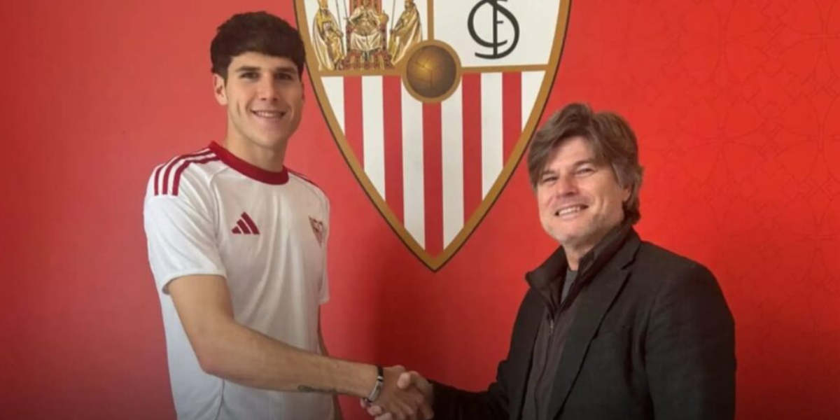 José Pedraza presentado con el Sevilla 