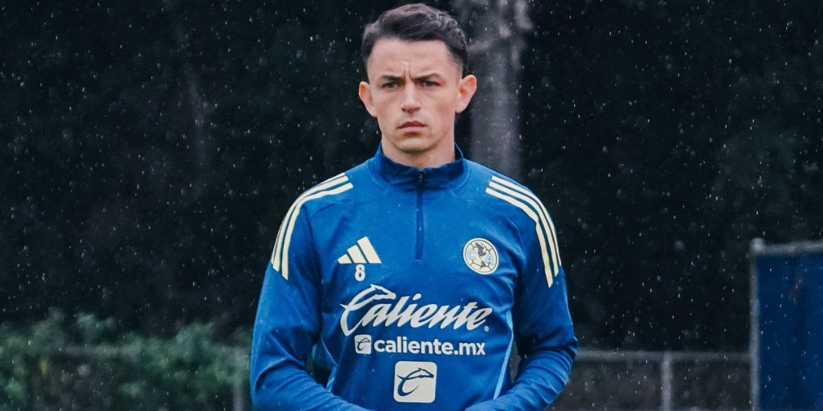 Álvaro Fidalgo entrenando con América 