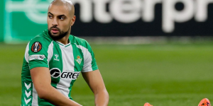 Amrabat lesionado en el césped