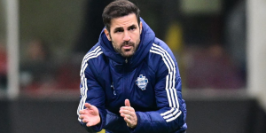 Cesc Fábregas aplaudiendo