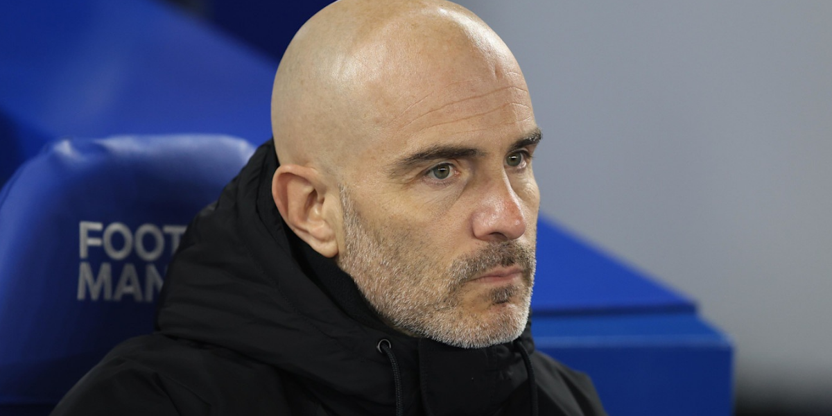 Enzo Maresca en el banquillo del Chelsea 