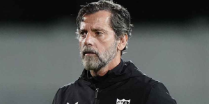 Quique Sánchez Flores en un entrenamiento
