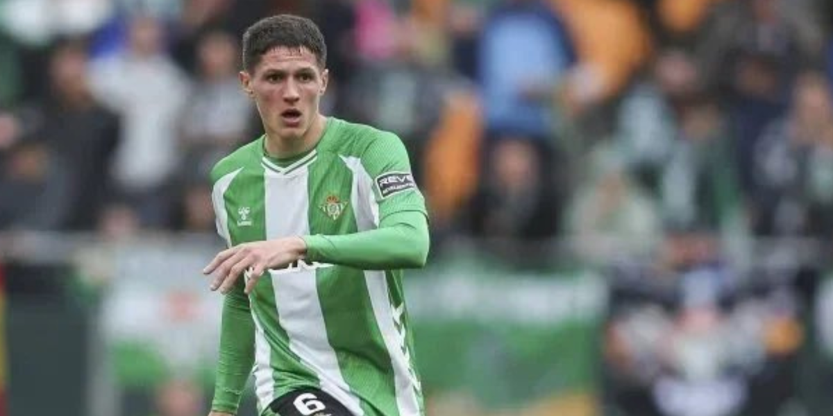 Sergi Altimira jugando con el Real Betis Balompié