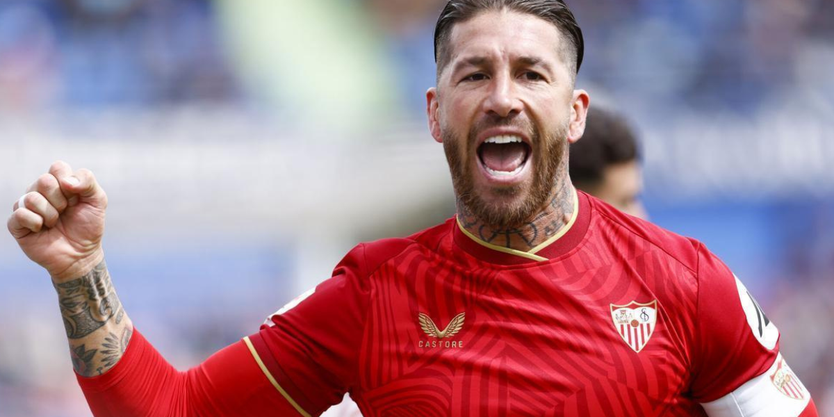 Sergio Ramos celebrando un gol con el Sevilla FC
