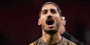 Álvaro Valles celebrando la victoria en el Metropolitano