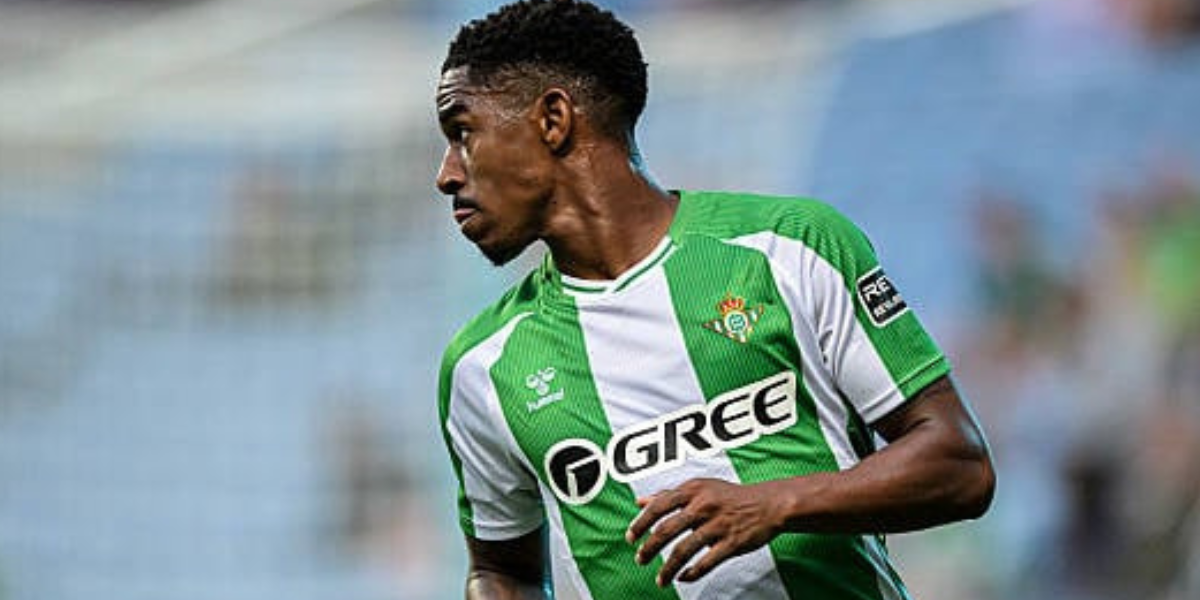 Junior Firpo con el Real Betis Balompié 