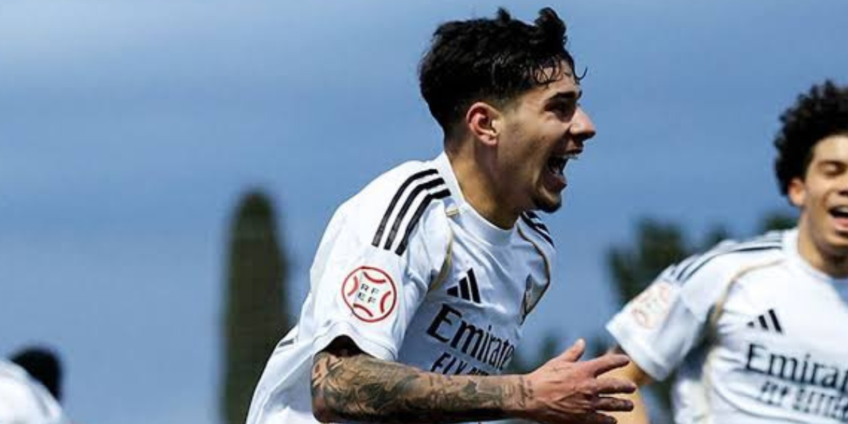 Alexis Ciria celebrando su primer gol con el Madrid Castilla