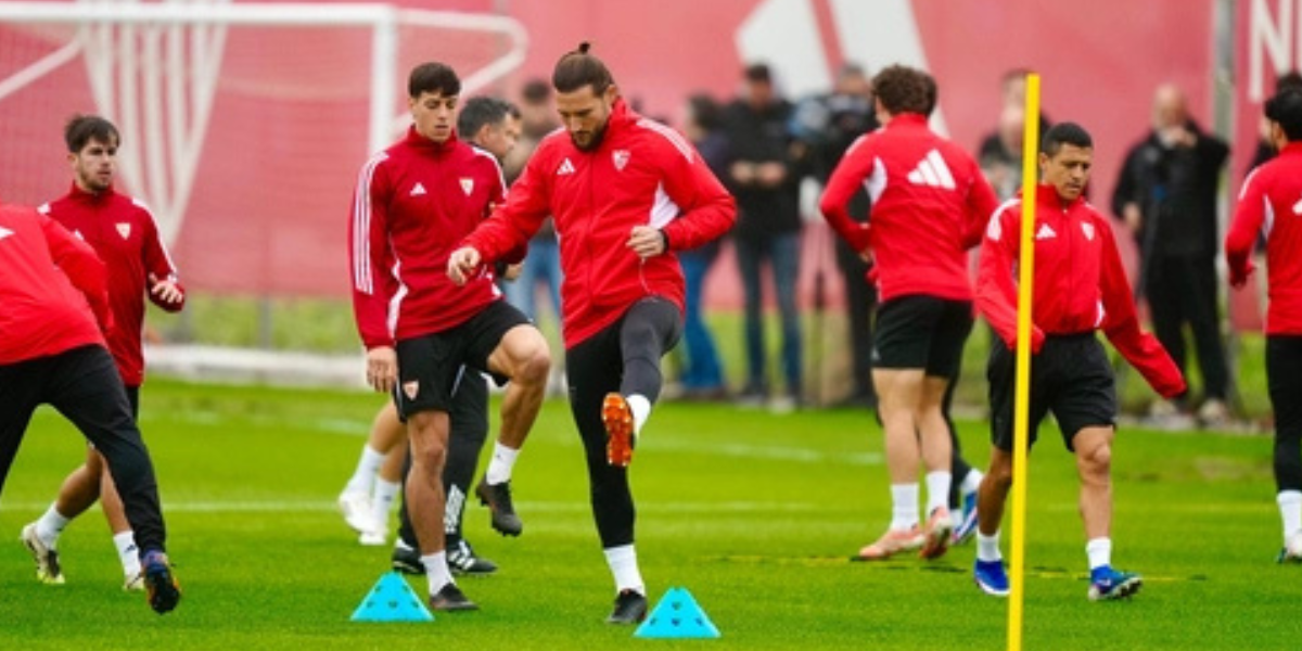 Jugadores del Sevilla FC entrenando 