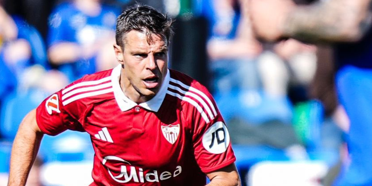 César Azpilicueta corriendo 