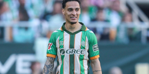 La leyenda que ficharía Antony para el Betis