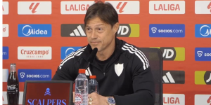 Matías Almeyda en rueda de prensa
