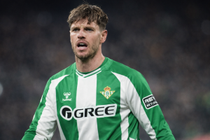 Lo Celso jugando con el Betis