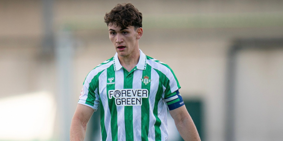 Mateo Flores con el Betis Deportivo 